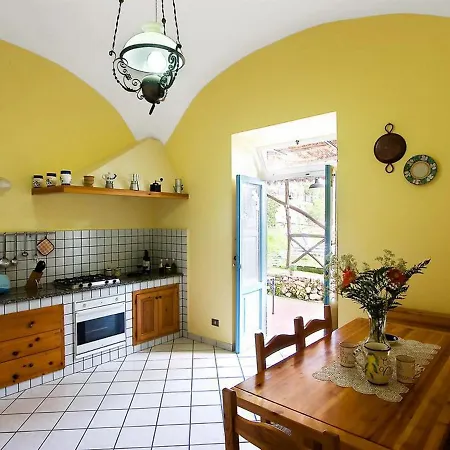 Sleeps 4 Pool Air Con Wifi *