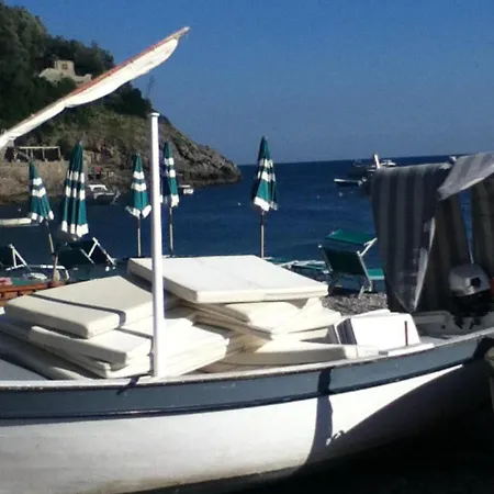 Sleeps 4 Pool Air Con Wifi