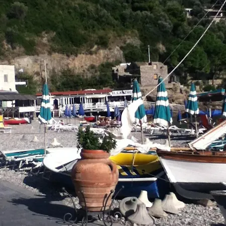 Sleeps 4 Pool Air Con Wifi Appartement